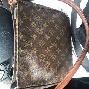 Louis Vuitton Purse! RESERVED FOR OLIVIA